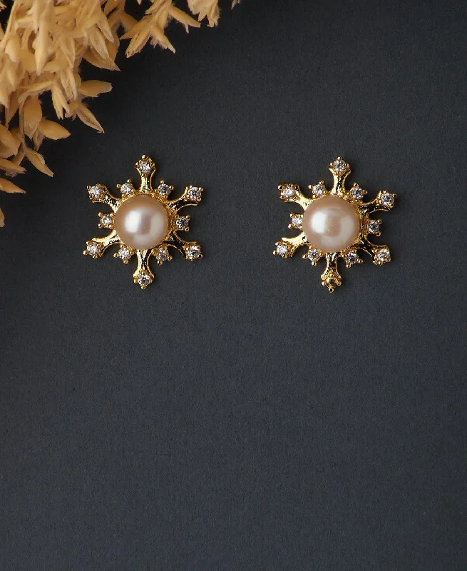 Classic Pearl Stud Earring