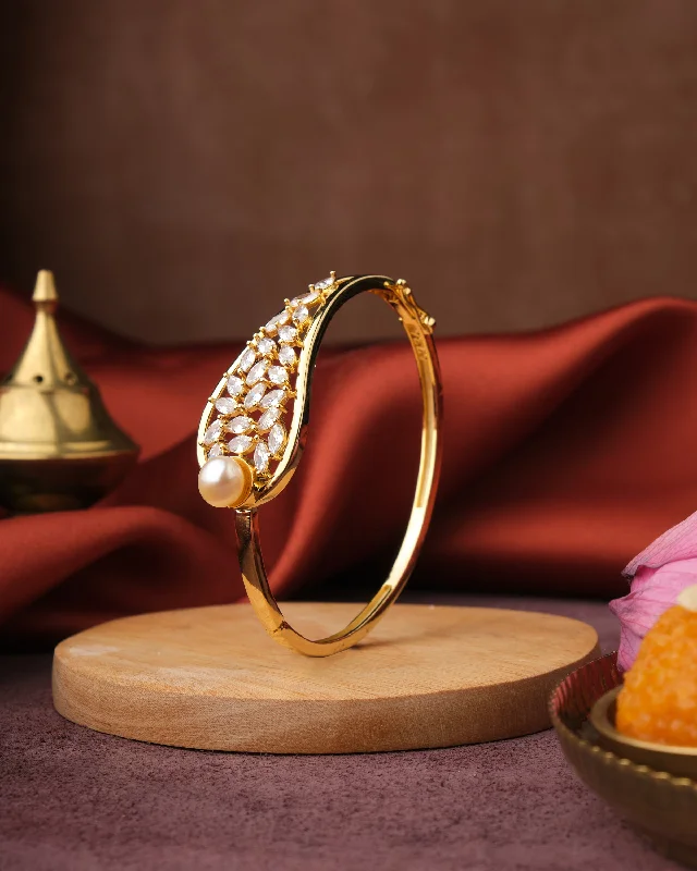 Classic Shining CZ & Pearl Stud Bangle