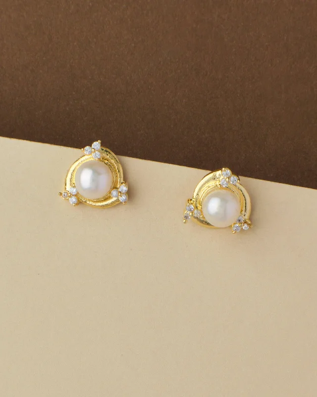 Classic Pearl Stud Earring