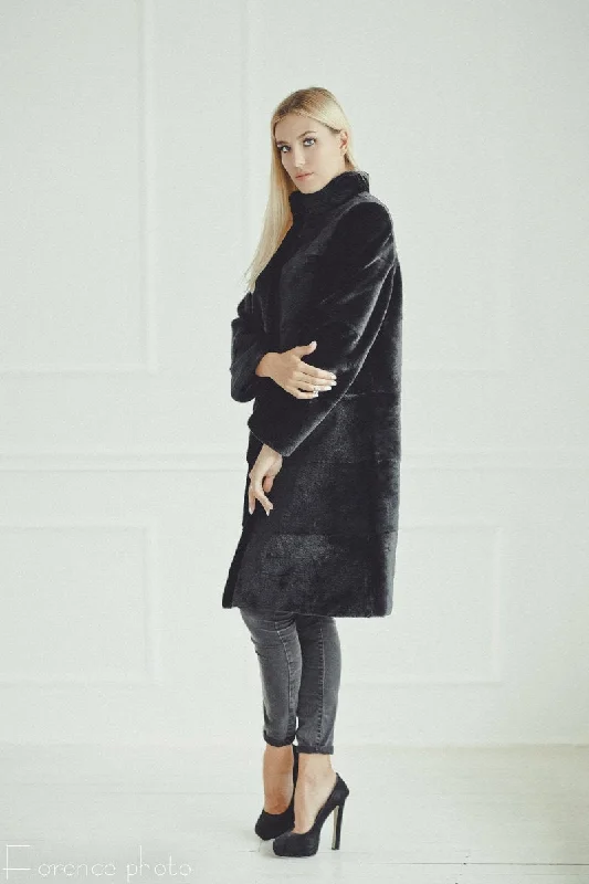 Beaver Fur Coat for Women (Black)